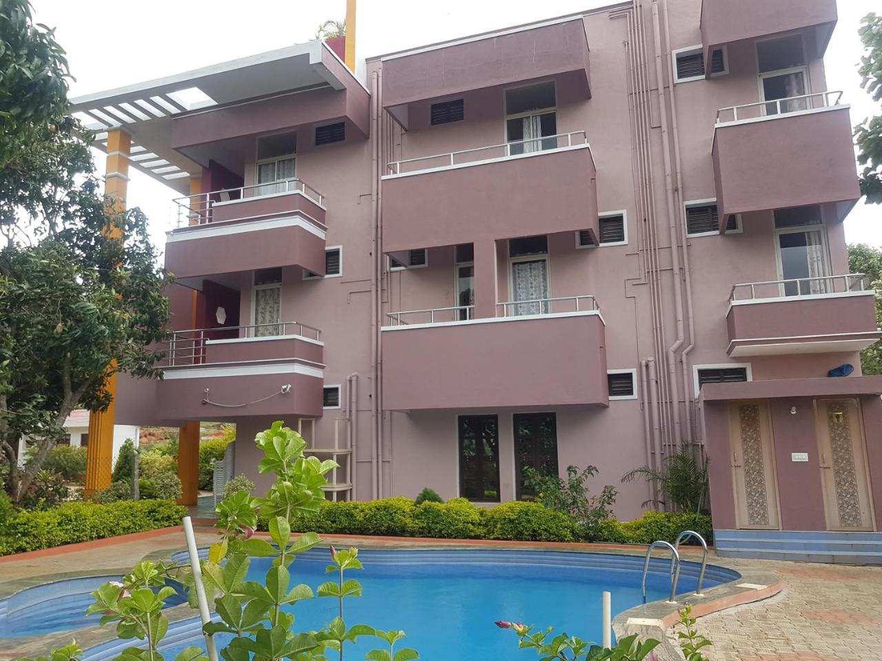 Dolphin Resort 옐라기리 외부 사진