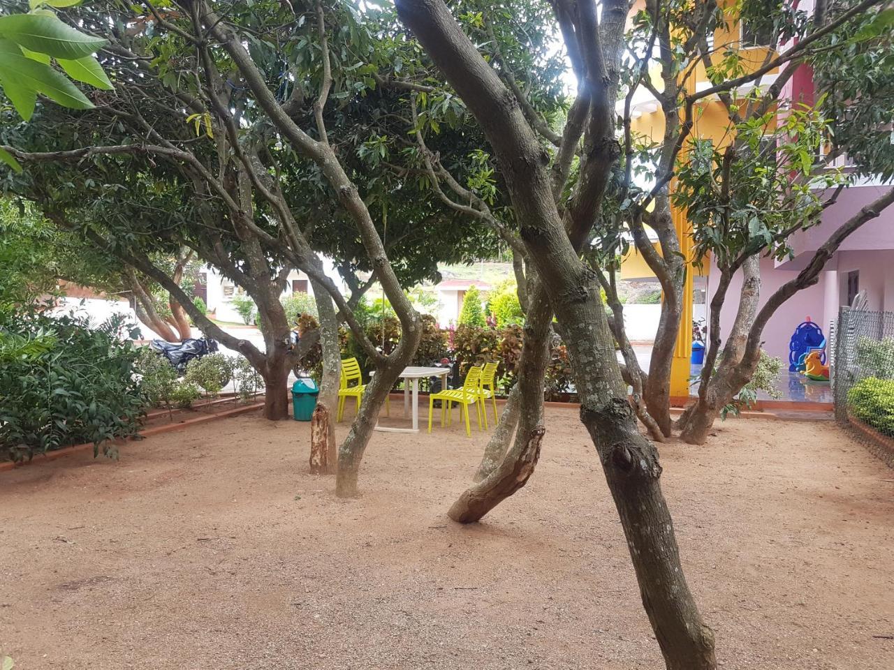Dolphin Resort 옐라기리 외부 사진