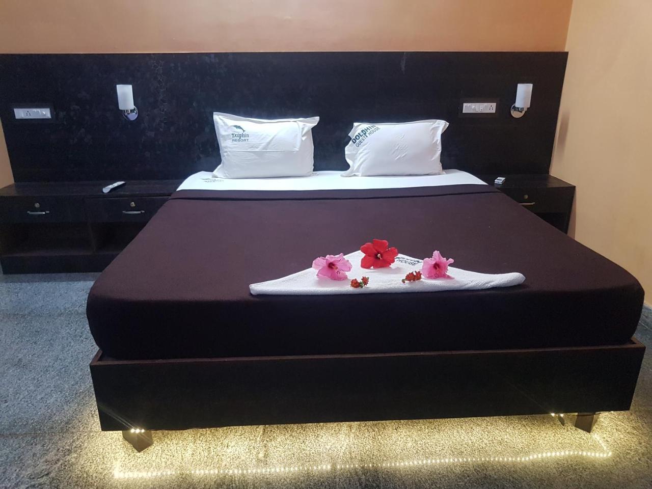 Dolphin Resort 옐라기리 외부 사진